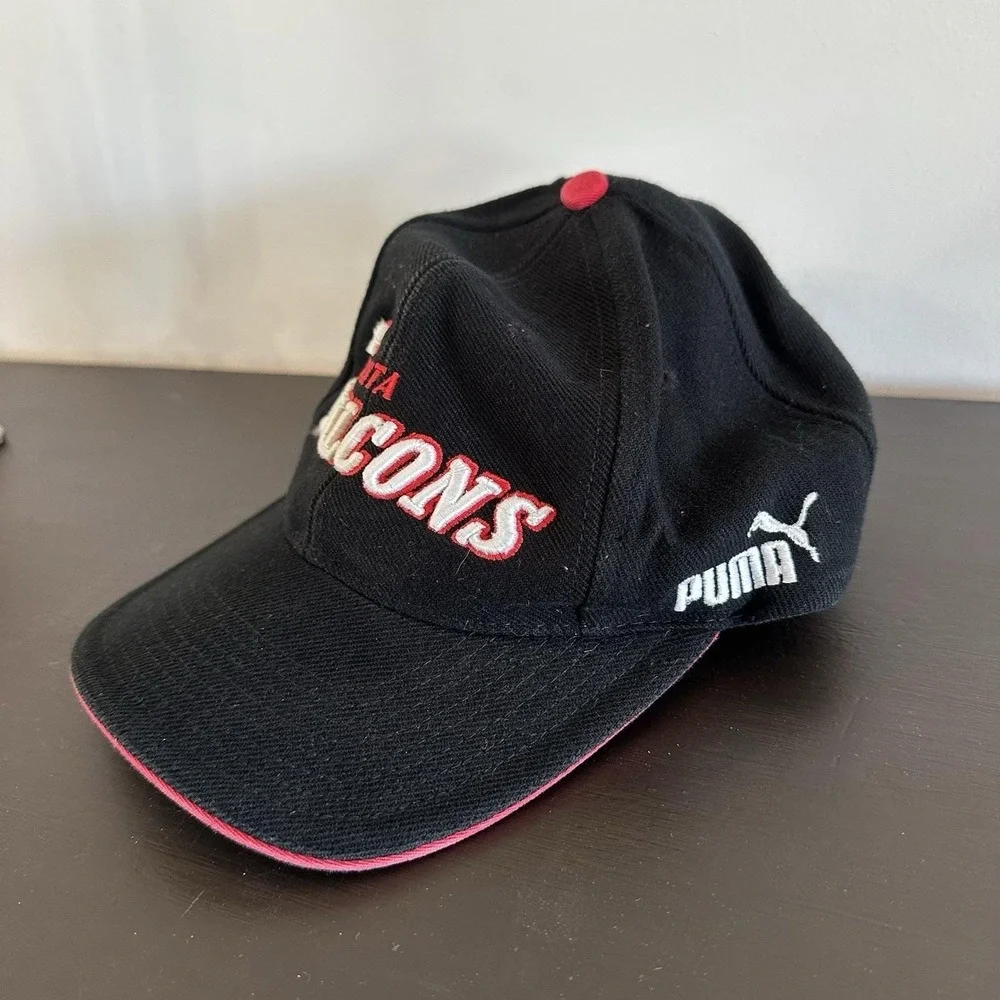 Deadstock Y2K Atlanta Falcons Strapback PRO LINE Hat Cap Black VTG Puma Spellout